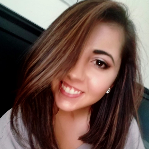 Meet your Posher, Kassi - Picture 1 of 1